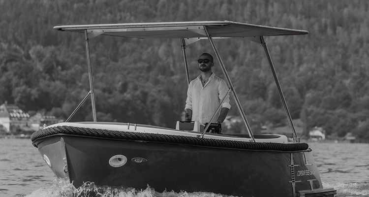 Solar Photovoltaik Dach Boot am Wörthersee