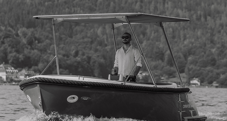 Solar Photovoltaik Dach Boot am Wörthersee